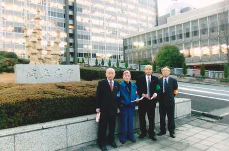 �����{�u���b�N�l���T�Ԋ����ʐ^